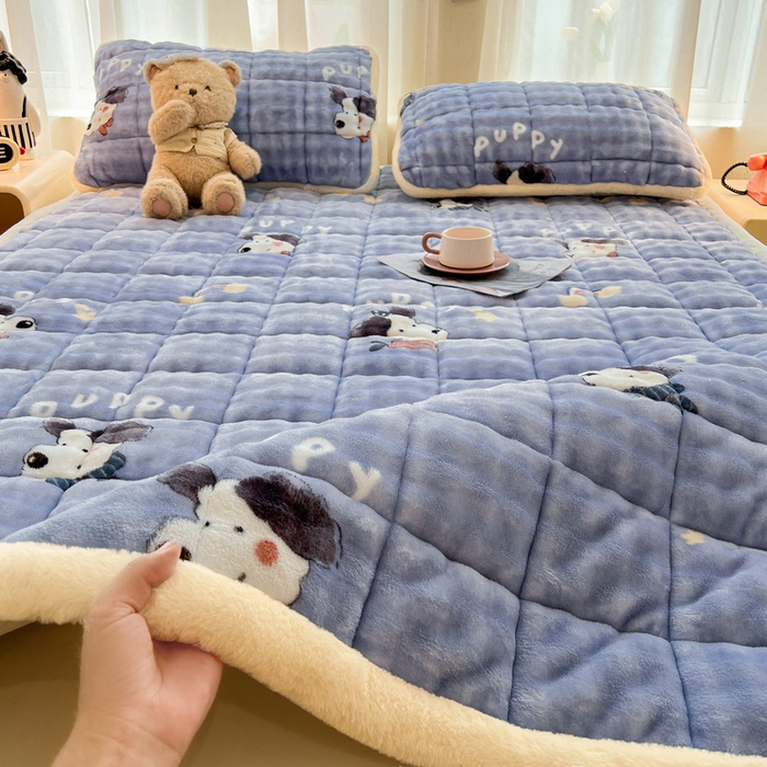 91家纺网 家纺一手货源 找家纺 梵朴 2025新款牛奶绒泡泡兔毛绒床垫学生宿舍床褥子床护垫大床款印花系列 彩虹哈皮狗