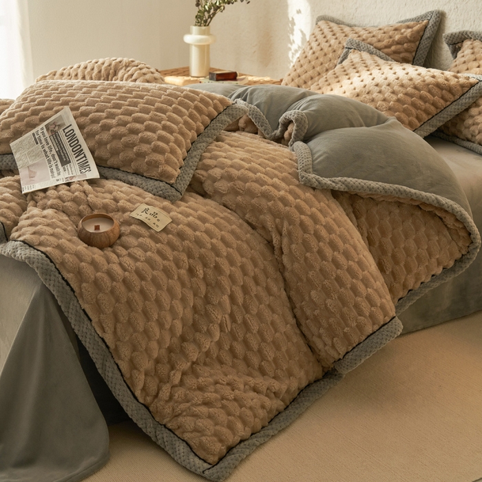 91家纺网 家纺一手货源 找家纺 早晨家纺 2025新款金贵款牛奶绒提花四件套 金贵-米驼