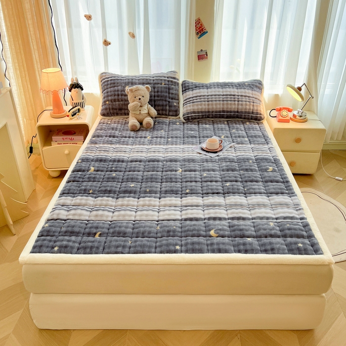 91家纺网 家纺一手货源 找家纺 梵朴 2025新款牛奶绒泡泡兔毛绒床垫学生宿舍床褥子床护垫大床款印花系列 繁星