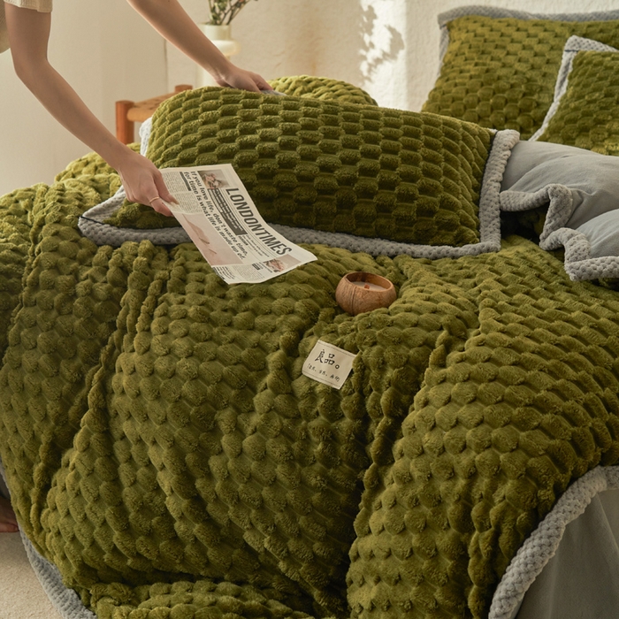 91家纺网 家纺一手货源 找家纺 早晨家纺 2025新款金贵款牛奶绒提花四件套 金贵-橄榄绿