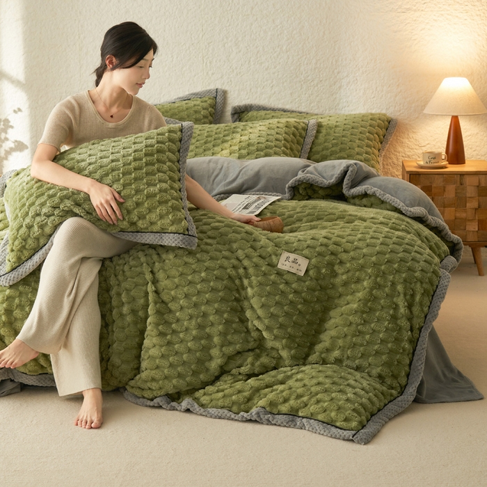 91家纺网 家纺一手货源 找家纺 早晨家纺 2025新款金贵款牛奶绒提花四件套 金贵-草绿