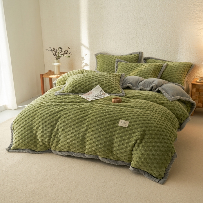 91家纺网 家纺一手货源 找家纺 早晨家纺 2025新款金贵款牛奶绒提花四件套 金贵-草绿