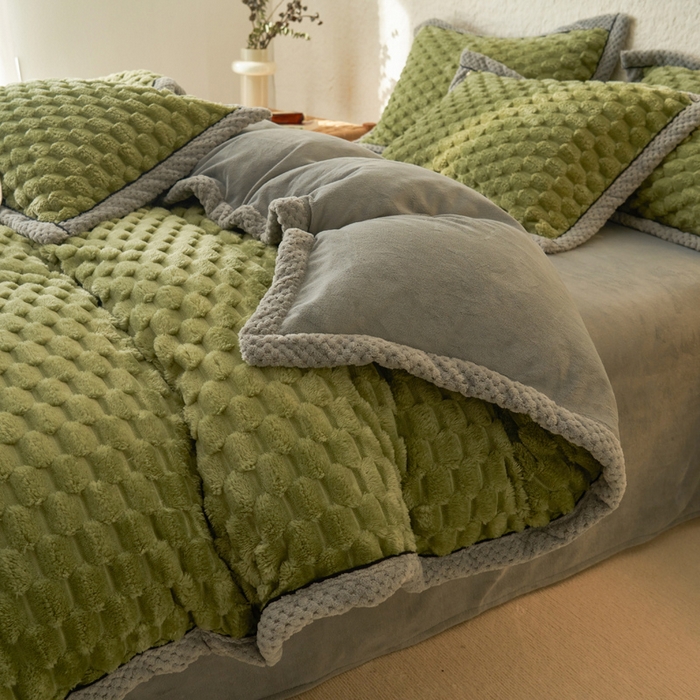 91家纺网 家纺一手货源 找家纺 早晨家纺 2025新款金贵款牛奶绒提花四件套 金贵-草绿