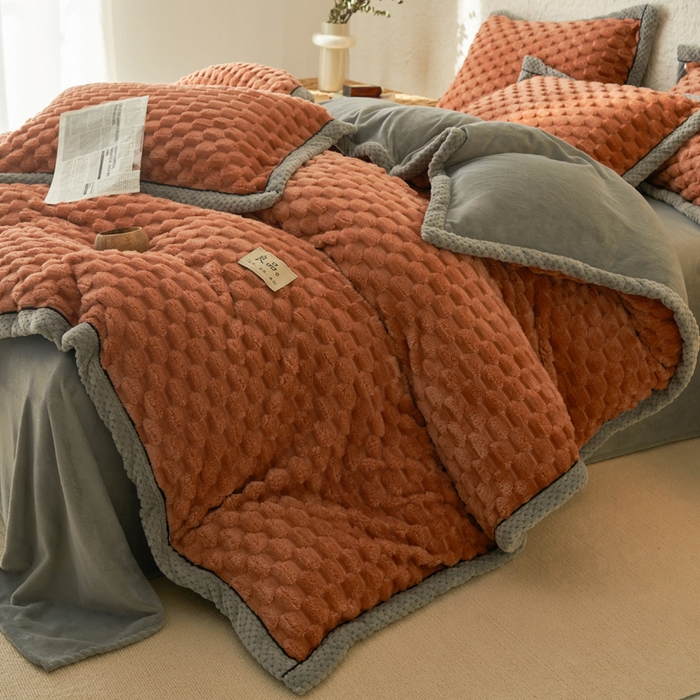 91家纺网 家纺一手货源 找家纺 早晨家纺 2025新款金贵款牛奶绒提花四件套 金贵-焦糖