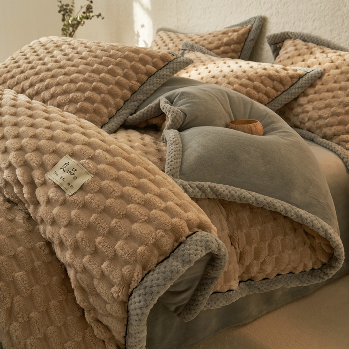 91家纺网 家纺一手货源 找家纺 早晨家纺 2025新款金贵款牛奶绒提花四件套 金贵-米驼