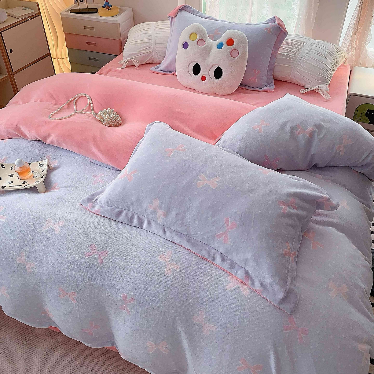 91家纺网 家纺一手货源 找家纺 莱豫家纺 2025新款加厚牛奶绒三件套四件套保暖不静电 蝶影