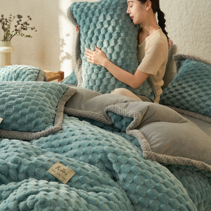 91家纺网 家纺一手货源 找家纺 早晨家纺 2025新款金贵款牛奶绒提花四件套 金贵-宾利蓝