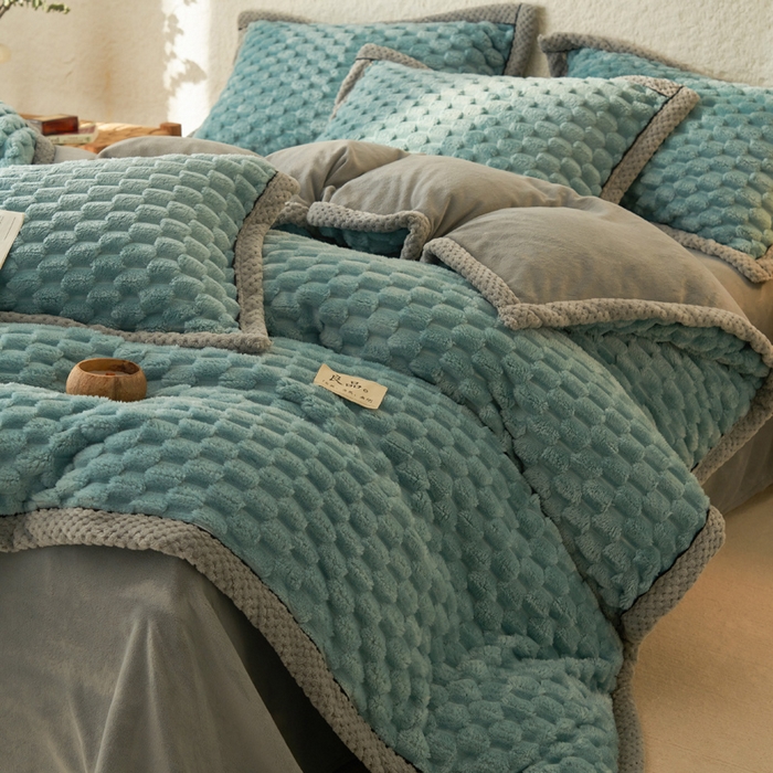 91家纺网 家纺一手货源 找家纺 早晨家纺 2025新款金贵款牛奶绒提花四件套 金贵-宾利蓝