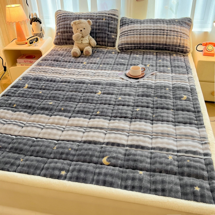 91家纺网 家纺一手货源 找家纺 梵朴 2025新款牛奶绒泡泡兔毛绒床垫学生宿舍床褥子床护垫大床款印花系列 繁星