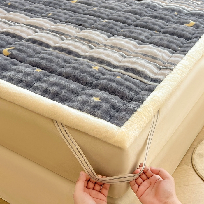 91家纺网 家纺一手货源 找家纺 梵朴 2025新款牛奶绒泡泡兔毛绒床垫学生宿舍床褥子床护垫大床款印花系列 繁星