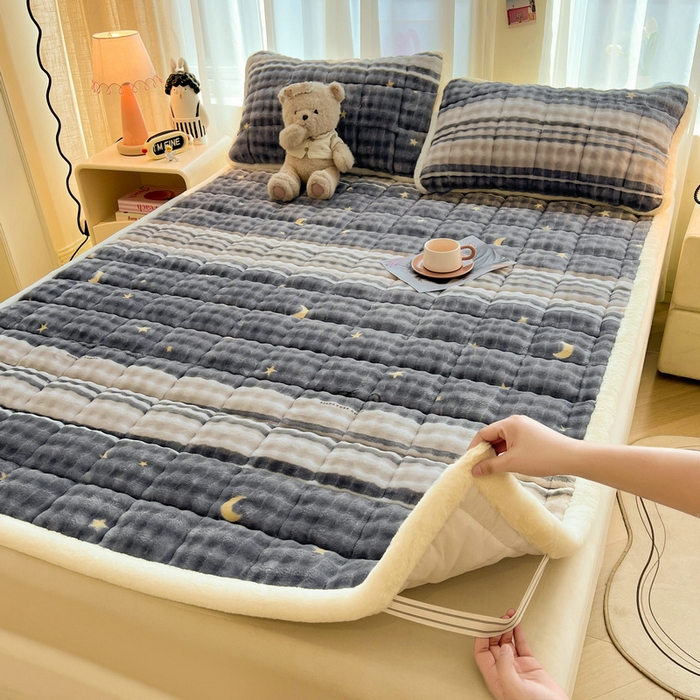 91家纺网 家纺一手货源 找家纺 梵朴 2025新款牛奶绒泡泡兔毛绒床垫学生宿舍床褥子床护垫大床款印花系列 繁星