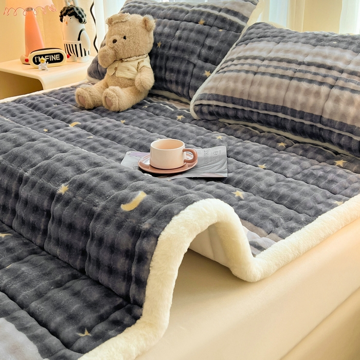 91家纺网 家纺一手货源 找家纺 梵朴 2025新款牛奶绒泡泡兔毛绒床垫学生宿舍床褥子床护垫大床款印花系列 繁星