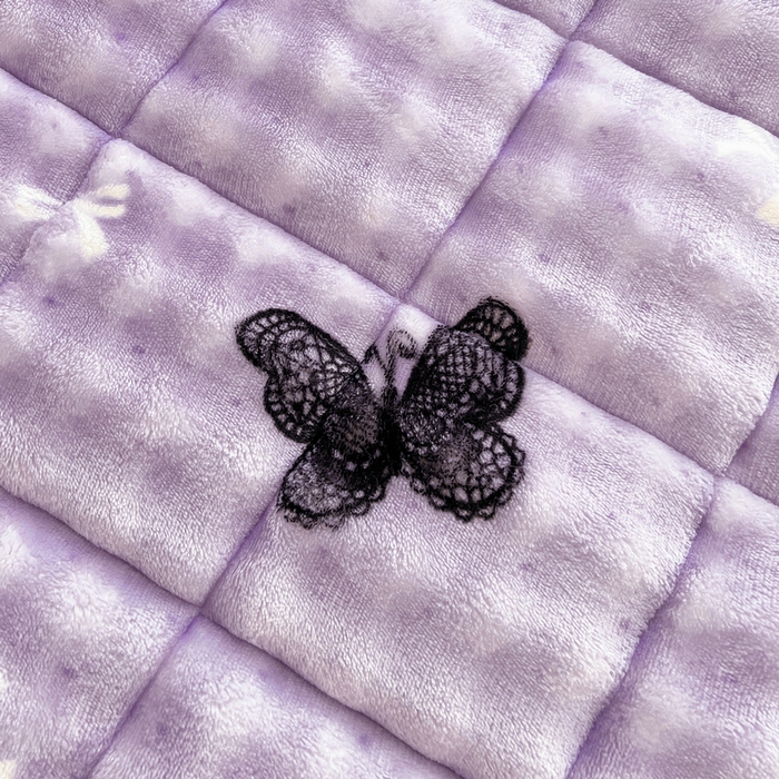 91家纺网 家纺一手货源 找家纺 梵朴 2025新款牛奶绒泡泡兔毛绒床垫学生宿舍床褥子床护垫大床款印花系列 蕾丝蝴蝶结紫