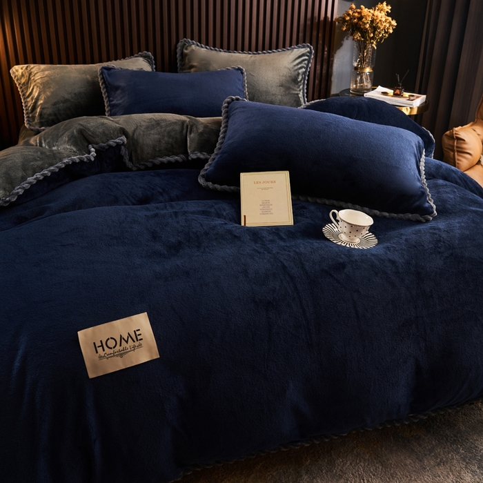 91家纺网 家纺一手货源 找家纺 早晨家纺 2025新款黑金牛奶绒纯色四件套-风格2 黑金-深蓝