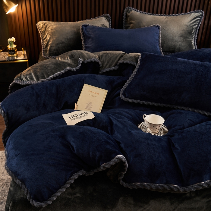 91家纺网 家纺一手货源 找家纺 早晨家纺 2025新款黑金牛奶绒纯色四件套-风格2 黑金-深蓝