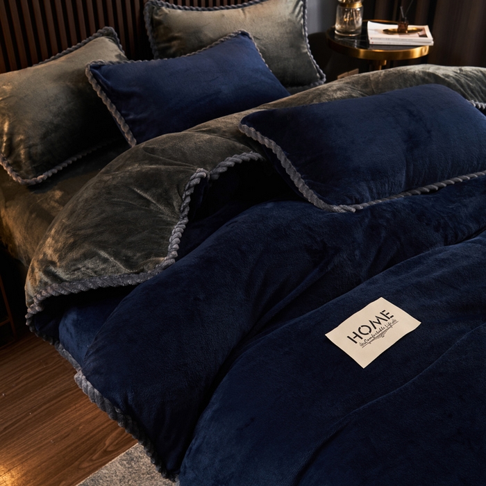 91家纺网 家纺一手货源 找家纺 早晨家纺 2025新款黑金牛奶绒纯色四件套-风格2 黑金-深蓝