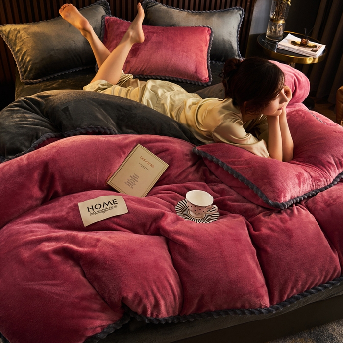 91家纺网 家纺一手货源 找家纺 早晨家纺 2025新款黑金牛奶绒纯色四件套-风格2 黑金-豆沙