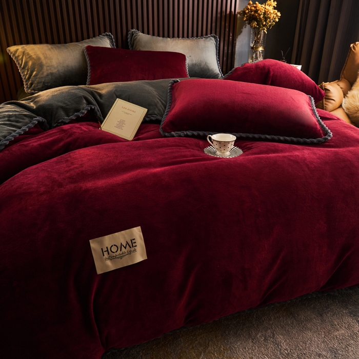 91家纺网 家纺一手货源 找家纺 早晨家纺 2025新款黑金牛奶绒纯色四件套-风格2 黑金-酒红