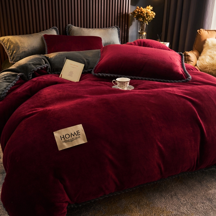 91家纺网 家纺一手货源 找家纺 早晨家纺 2025新款黑金牛奶绒纯色四件套-风格2 黑金-酒红