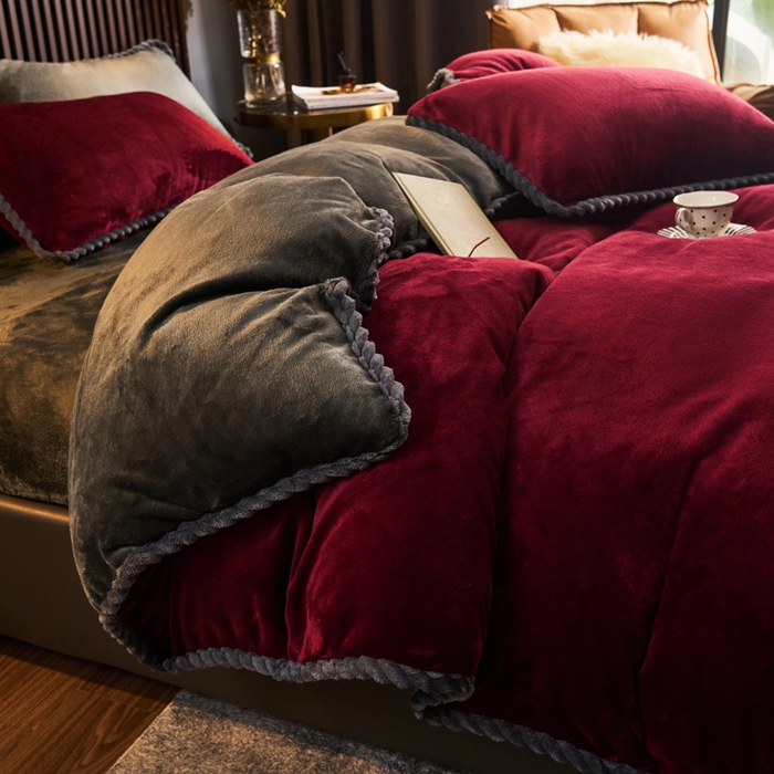 91家纺网 家纺一手货源 找家纺 早晨家纺 2025新款黑金牛奶绒纯色四件套-风格2 黑金-酒红