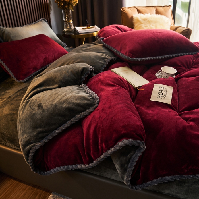 91家纺网 家纺一手货源 找家纺 早晨家纺 2025新款黑金牛奶绒纯色四件套-风格2 黑金-酒红