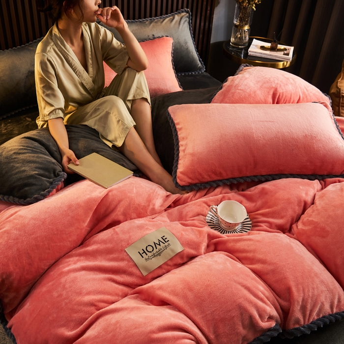 91家纺网 家纺一手货源 找家纺 早晨家纺 2025新款黑金牛奶绒纯色四件套-风格2 黑金-玉色