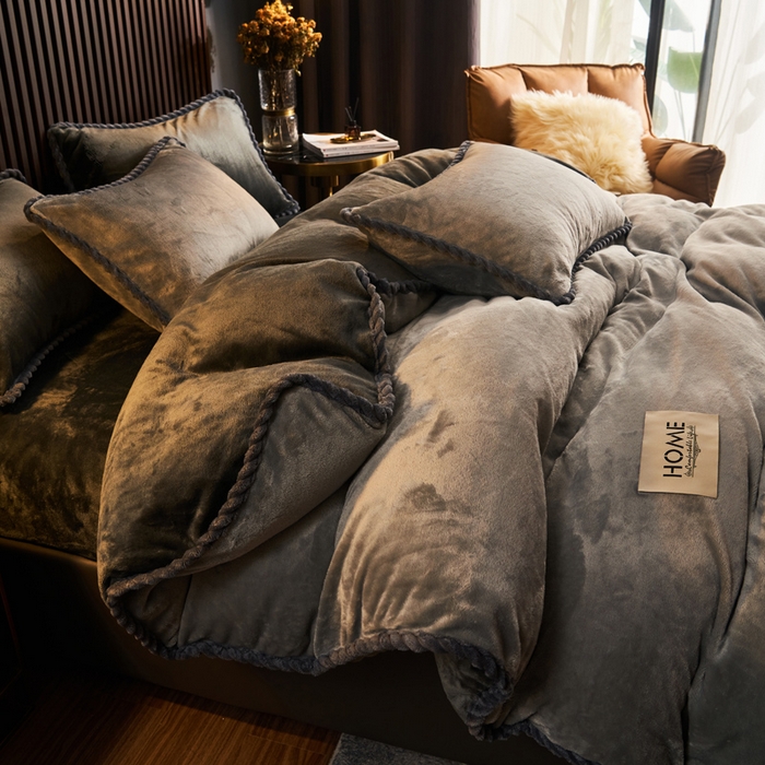 91家纺网 家纺一手货源 找家纺 早晨家纺 2025新款黑金牛奶绒纯色四件套-风格2 黑金-浅灰