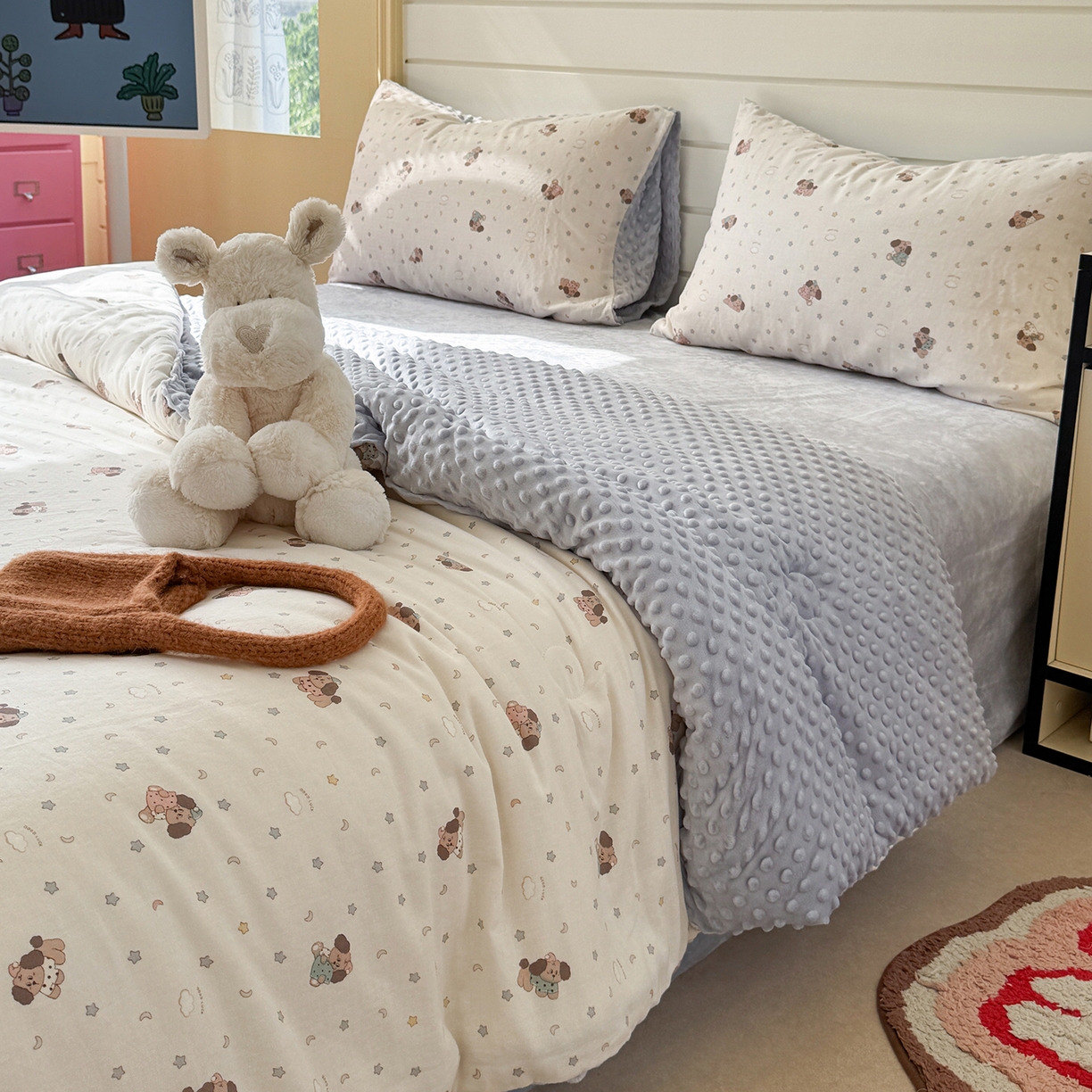 91家纺网 家纺一手货源 找家纺 麦伦家居 2025新款全棉双层纱3D豆豆被系列被子被芯（可配四件套） 星辰蓝