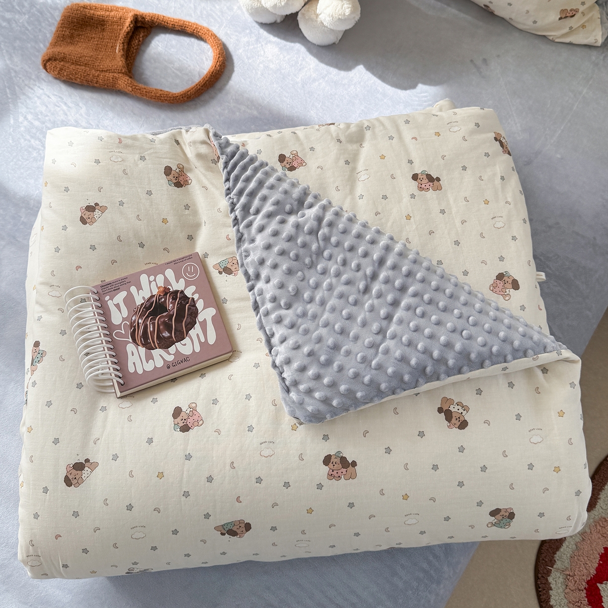 91家纺网 家纺一手货源 找家纺 麦伦家居 2025新款全棉双层纱3D豆豆被系列被子被芯（可配四件套） 星辰蓝