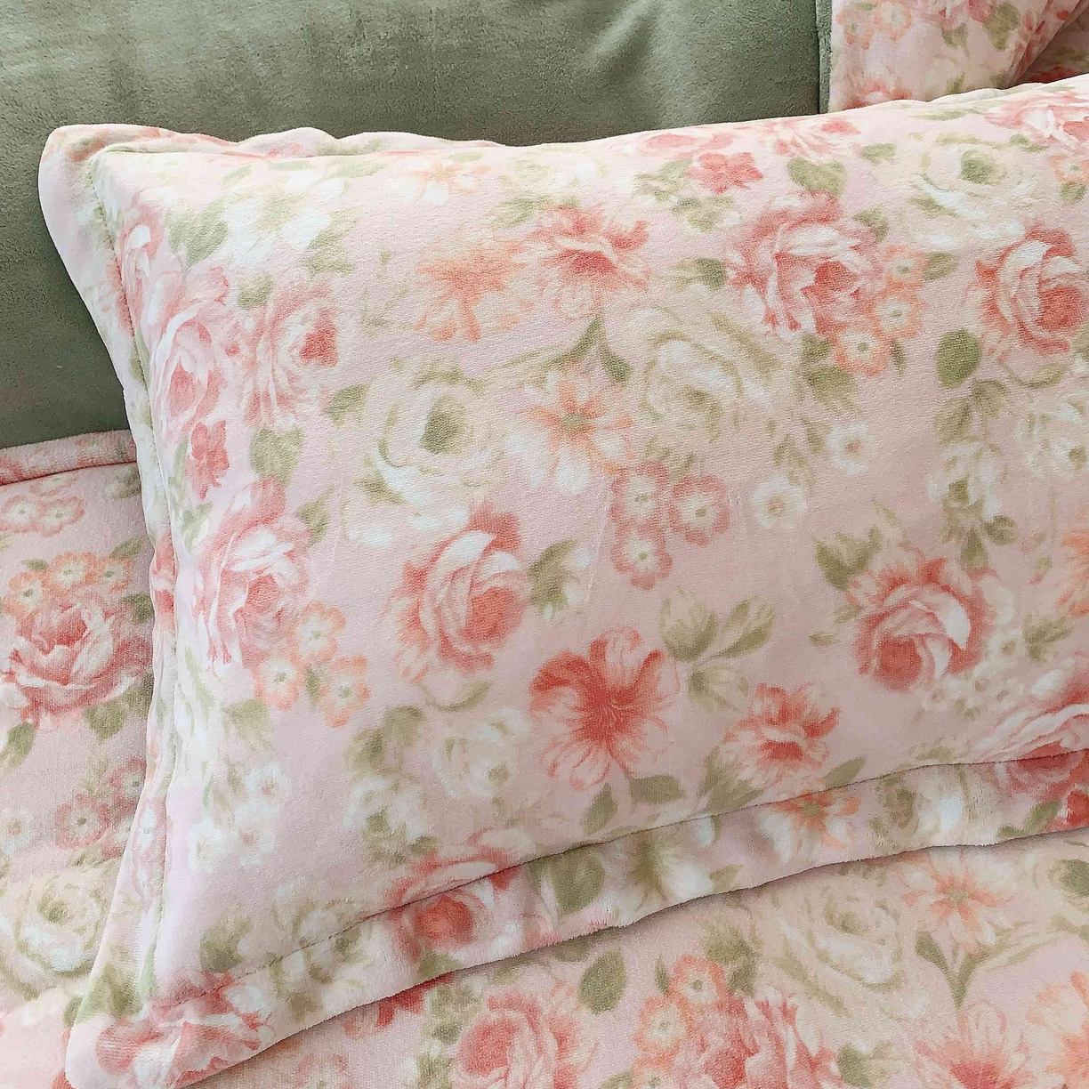 91家纺网 家纺一手货源 找家纺 莱豫家纺 2025新款加厚牛奶绒三件套四件套保暖不静电 花舞轻盈