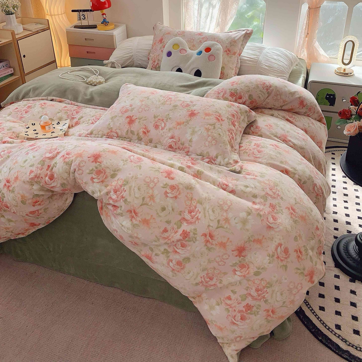 91家纺网 家纺一手货源 找家纺 莱豫家纺 2025新款加厚牛奶绒三件套四件套保暖不静电 花舞轻盈