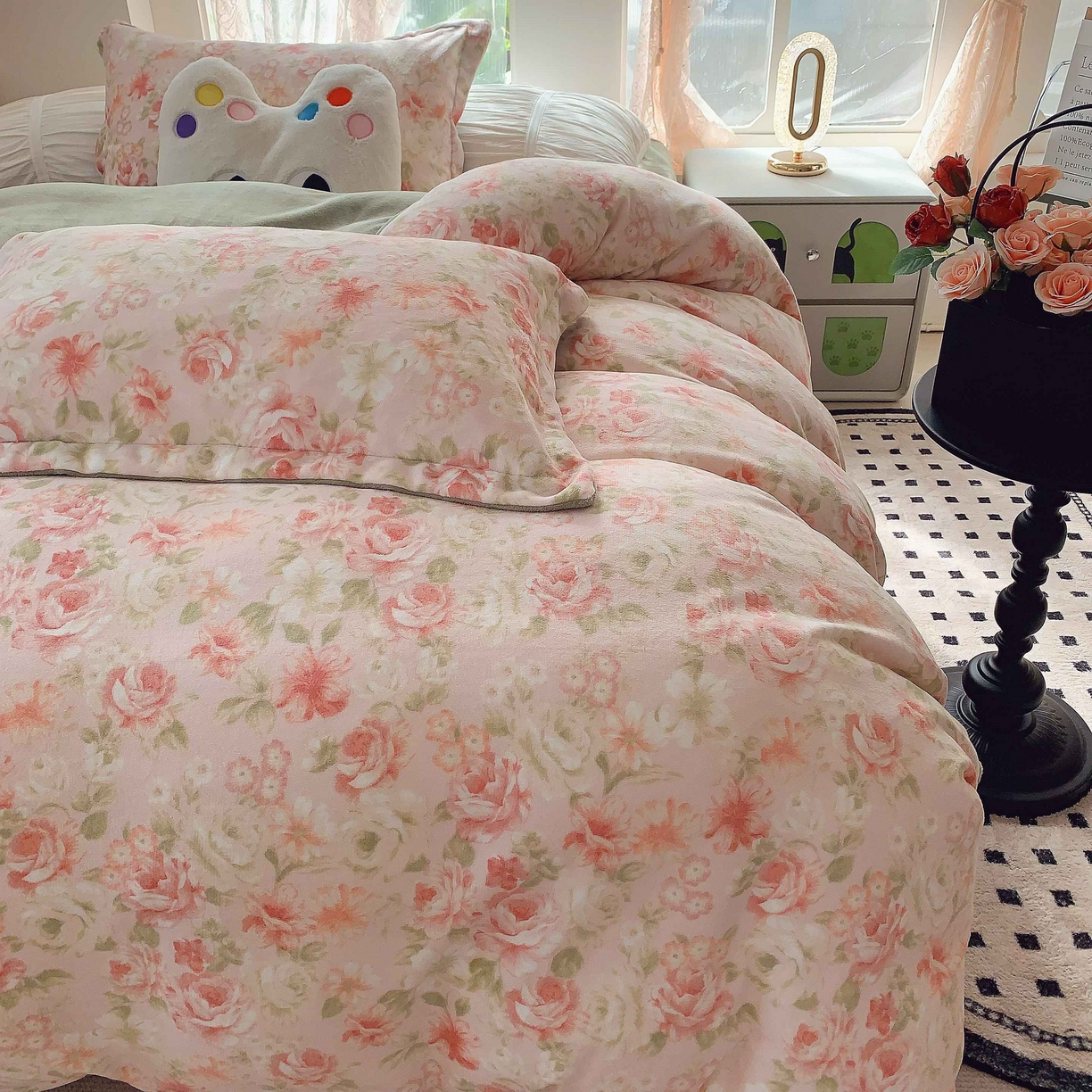 91家纺网 家纺一手货源 找家纺 莱豫家纺 2025新款加厚牛奶绒三件套四件套保暖不静电 花舞轻盈