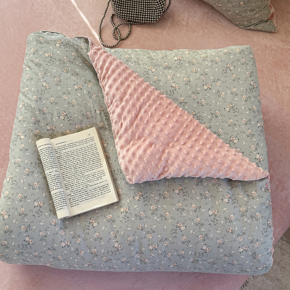 91家纺网 家纺一手货源 找家纺 麦伦家居 2025新款全棉双层纱3D豆豆被系列被子被芯（可配四件套） 星奈绿