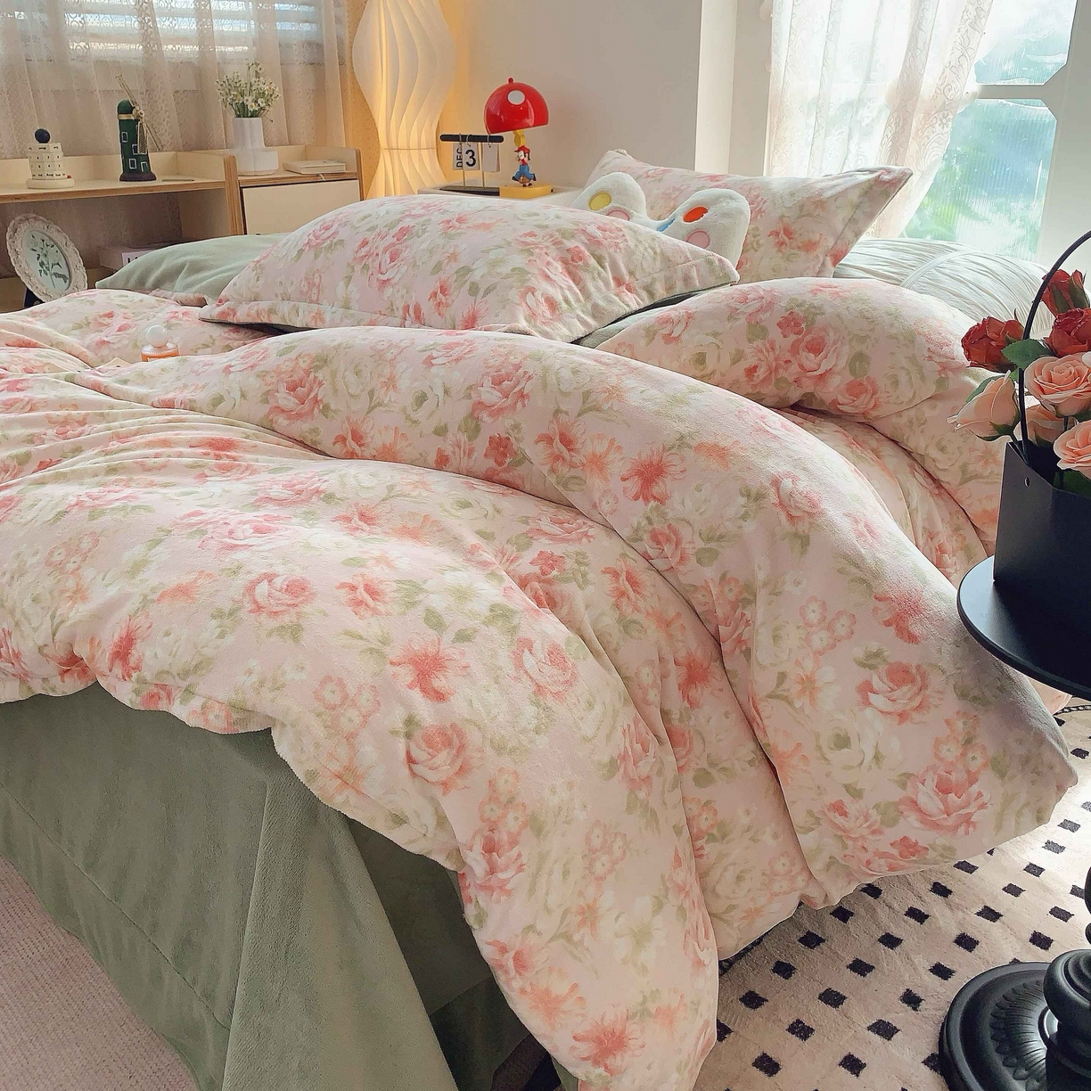 91家纺网 家纺一手货源 找家纺 莱豫家纺 2025新款加厚牛奶绒三件套四件套保暖不静电 花舞轻盈