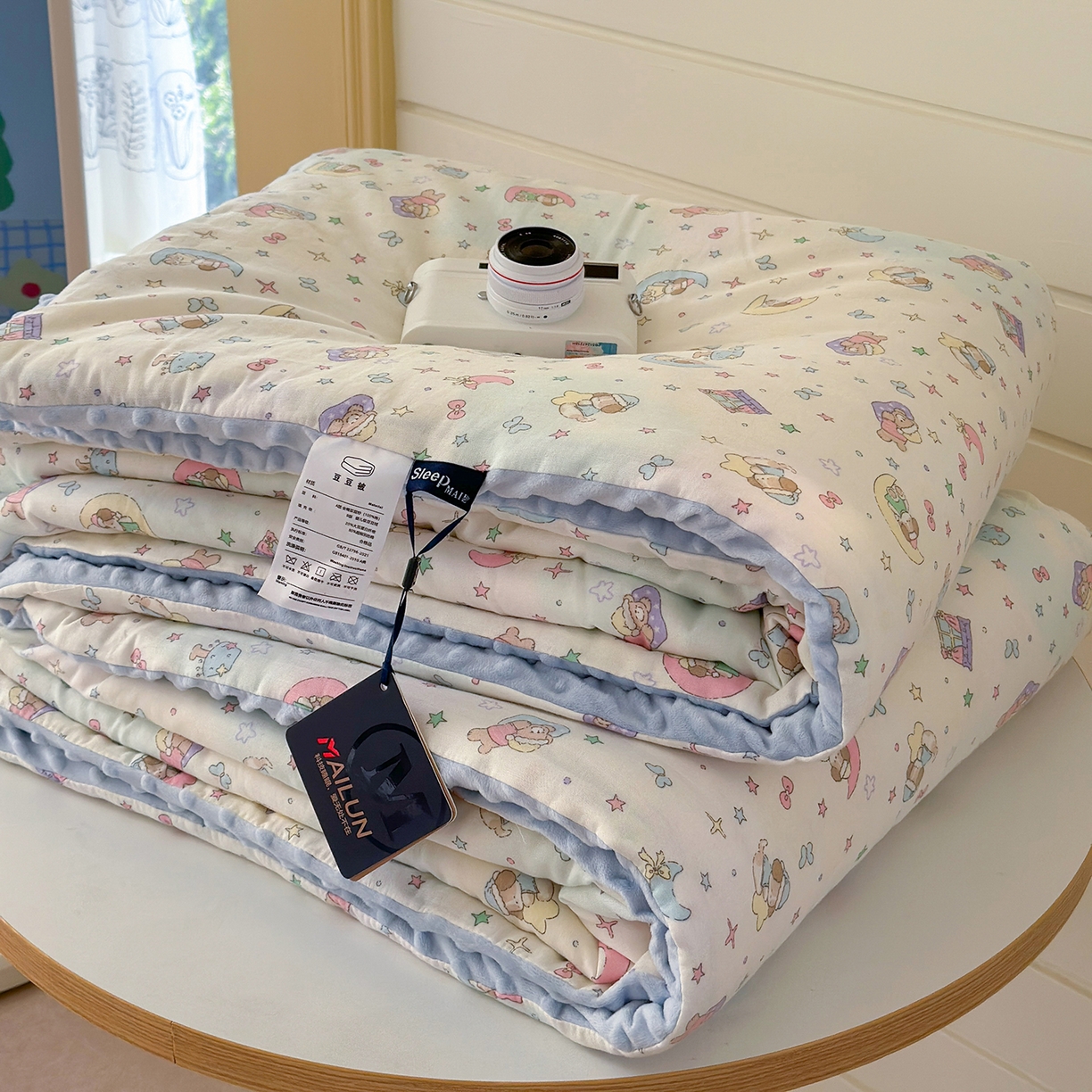 91家纺网 家纺一手货源 找家纺 麦伦家居 2025新款全棉双层纱3D豆豆被系列被子被芯（可配四件套） 晚安熊