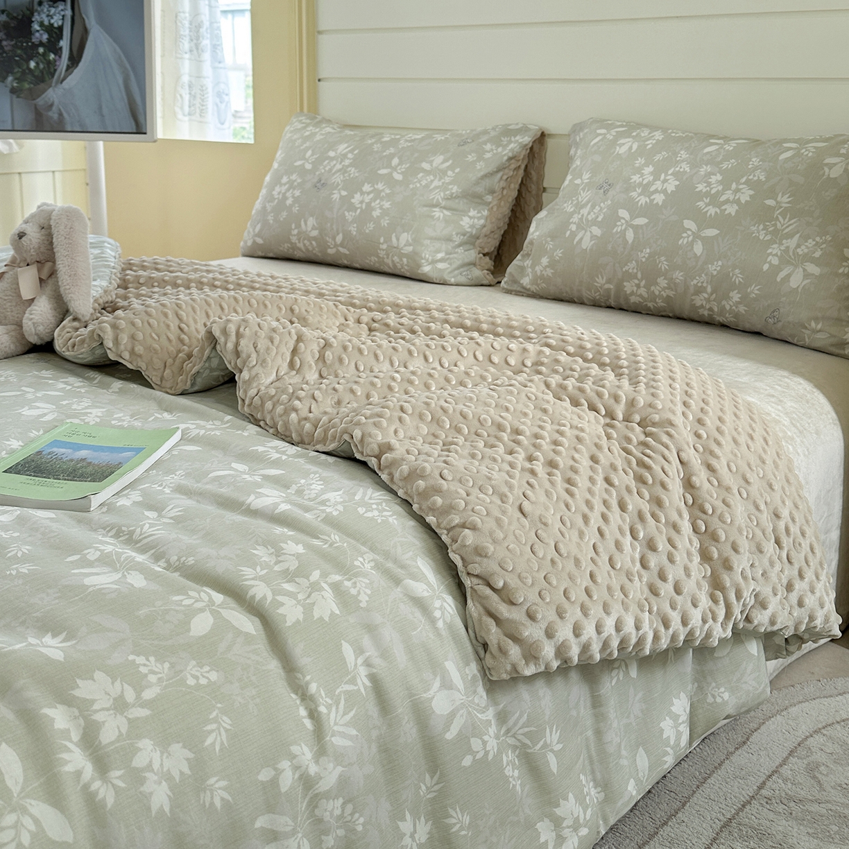 91家纺网 家纺一手货源 找家纺 麦伦家居 2025新款全棉双层纱3D豆豆被系列被子被芯（可配四件套） 云雾月影