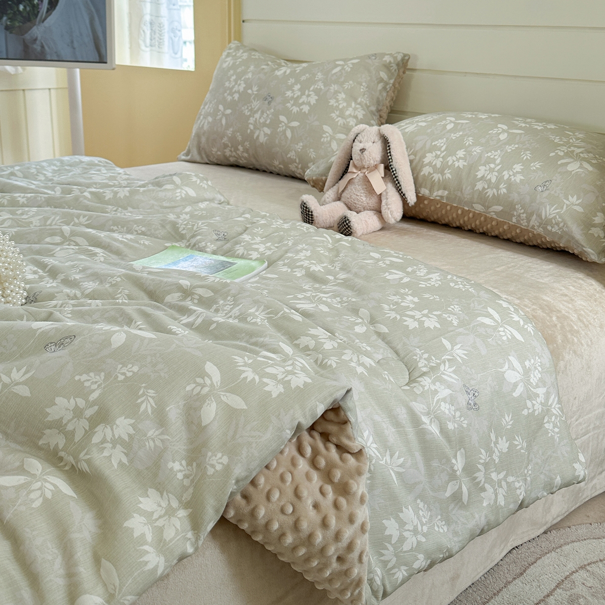 91家纺网 家纺一手货源 找家纺 麦伦家居 2025新款全棉双层纱3D豆豆被系列被子被芯（可配四件套） 云雾月影