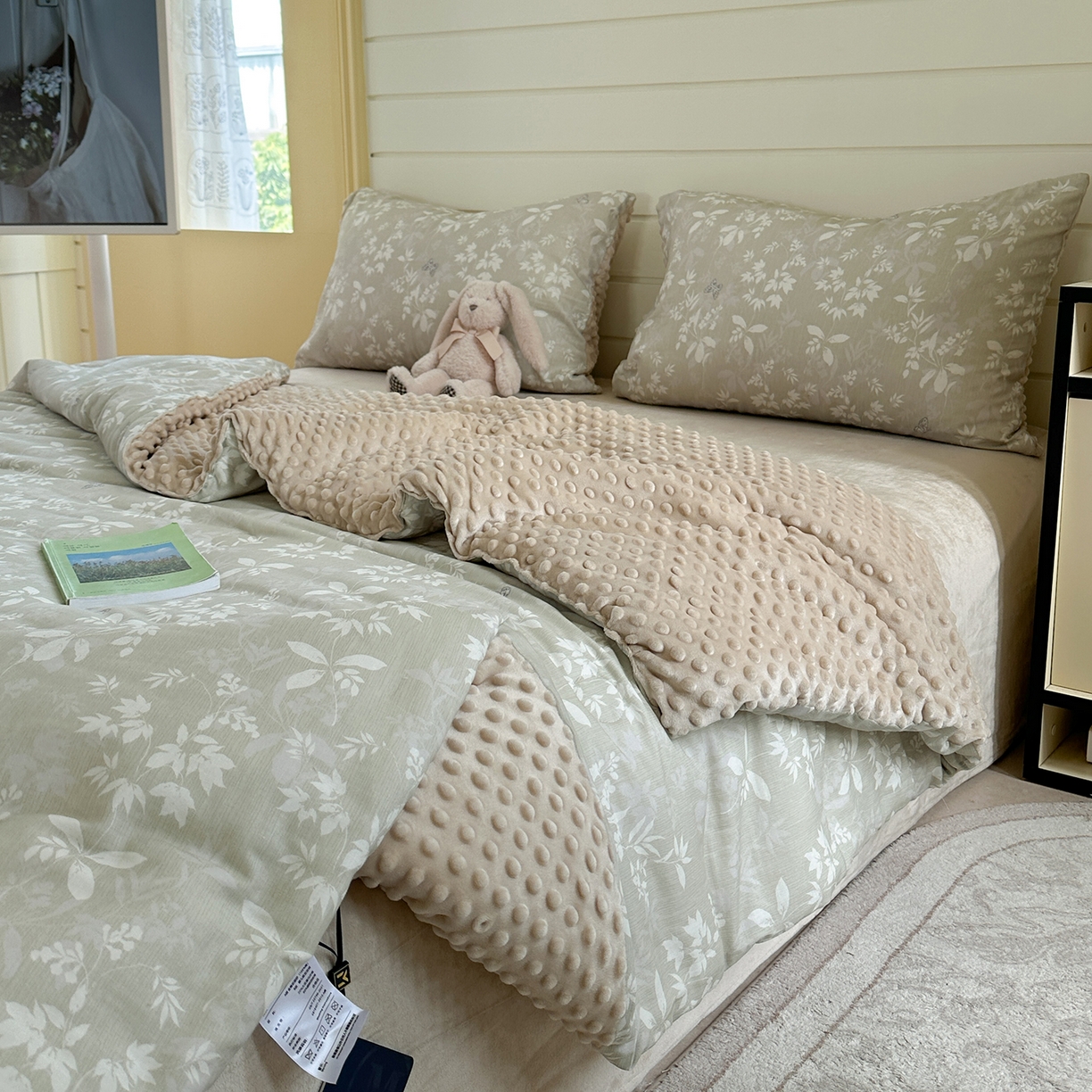 91家纺网 家纺一手货源 找家纺 麦伦家居 2025新款全棉双层纱3D豆豆被系列被子被芯（可配四件套） 云雾月影