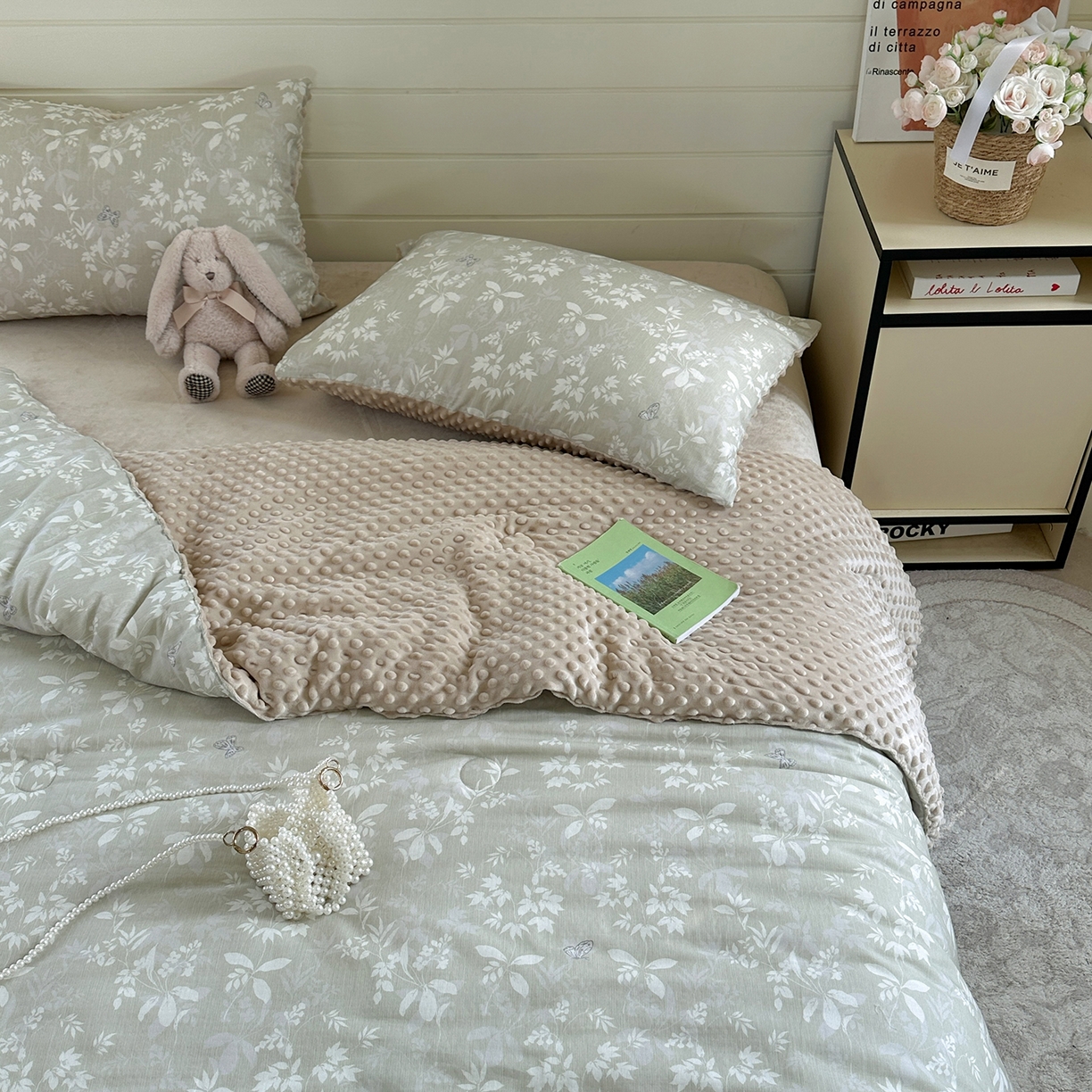 91家纺网 家纺一手货源 找家纺 麦伦家居 2025新款全棉双层纱3D豆豆被系列被子被芯（可配四件套） 云雾月影