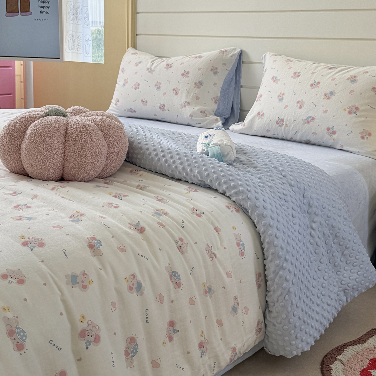 91家纺网 家纺一手货源 找家纺 麦伦家居 2025新款全棉双层纱3D豆豆被系列被子被芯（可配四件套） 小红象