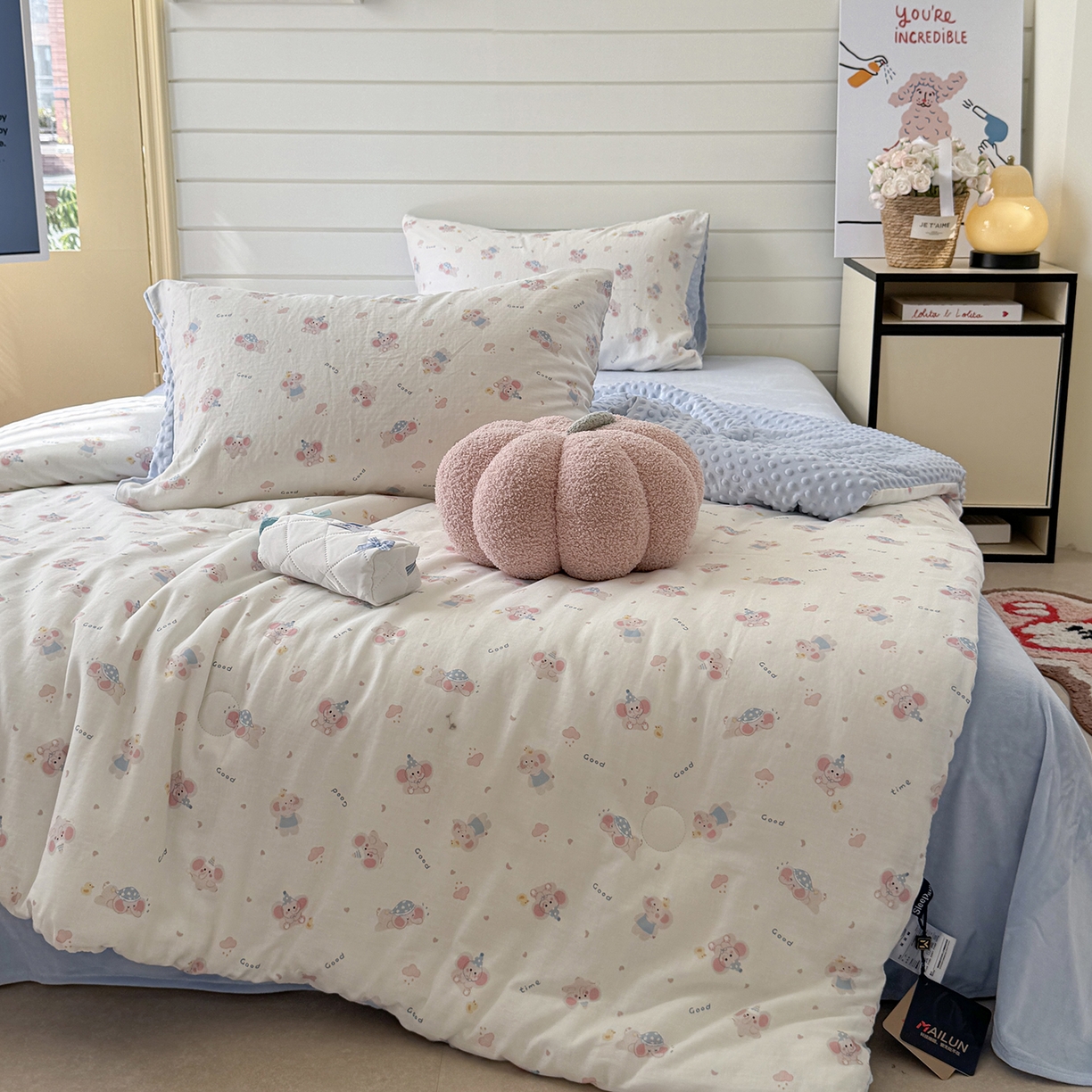 91家纺网 家纺一手货源 找家纺 麦伦家居 2025新款全棉双层纱3D豆豆被系列被子被芯（可配四件套） 小红象