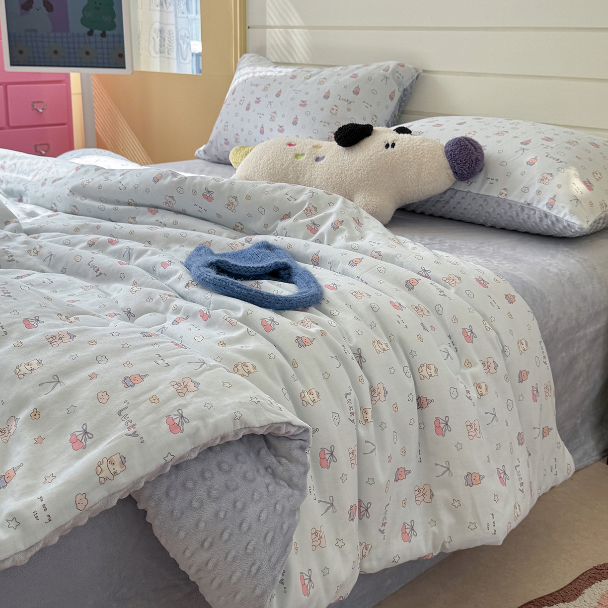 91家纺网 家纺一手货源 找家纺 麦伦家居 2025新款全棉双层纱3D豆豆被系列被子被芯（可配四件套） 皮皮象蓝