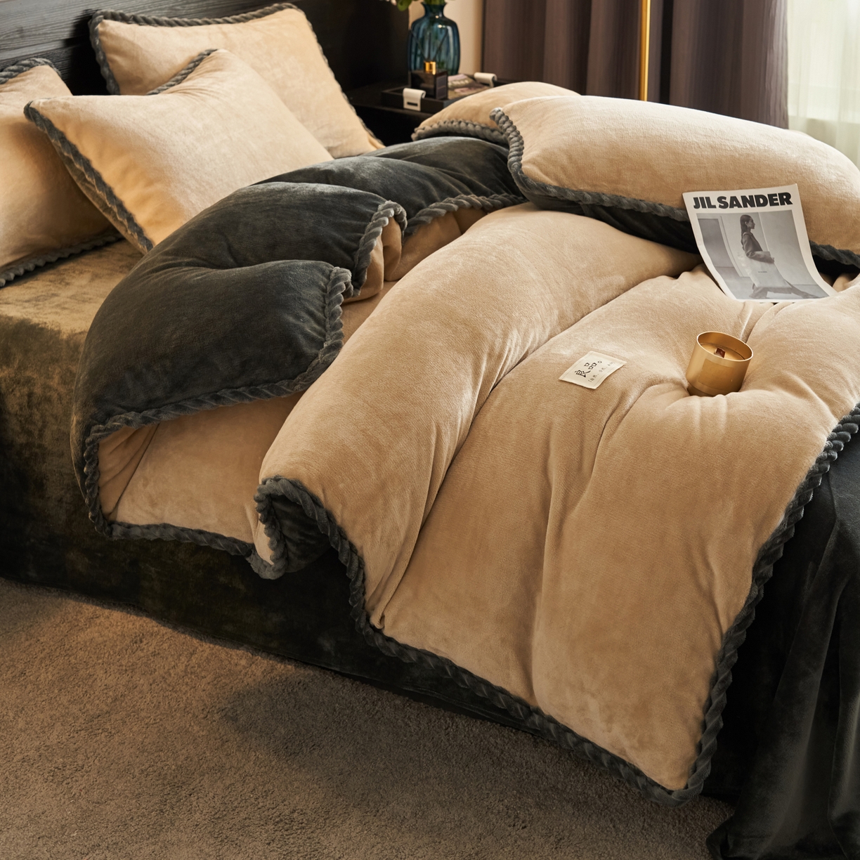 91家纺网 家纺一手货源 找家纺 早晨家纺 2025新款黑金牛奶绒纯色四件套-风格1 黑金-米驼