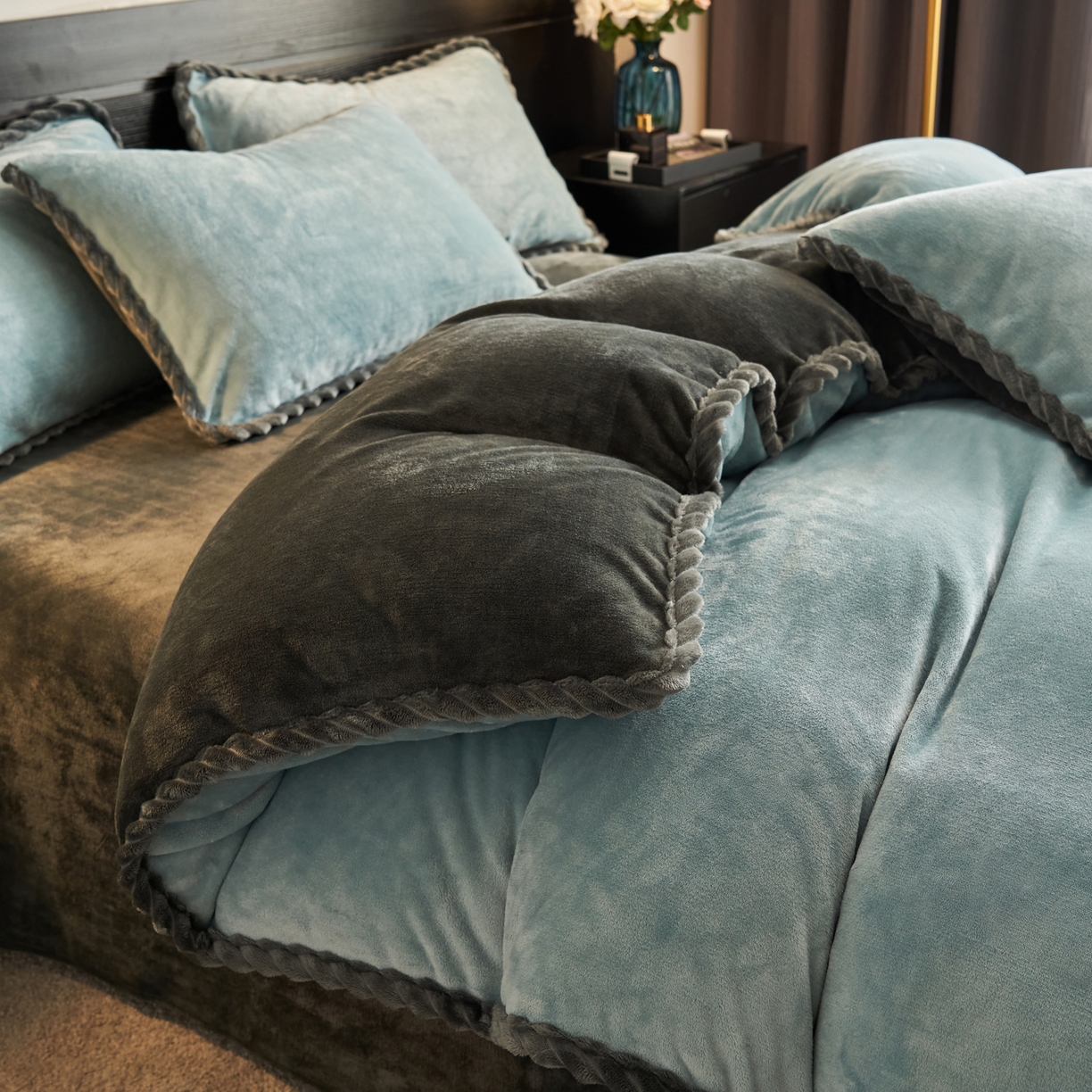 91家纺网 家纺一手货源 找家纺 早晨家纺 2025新款黑金牛奶绒纯色四件套-风格1 黑金-孔蓝