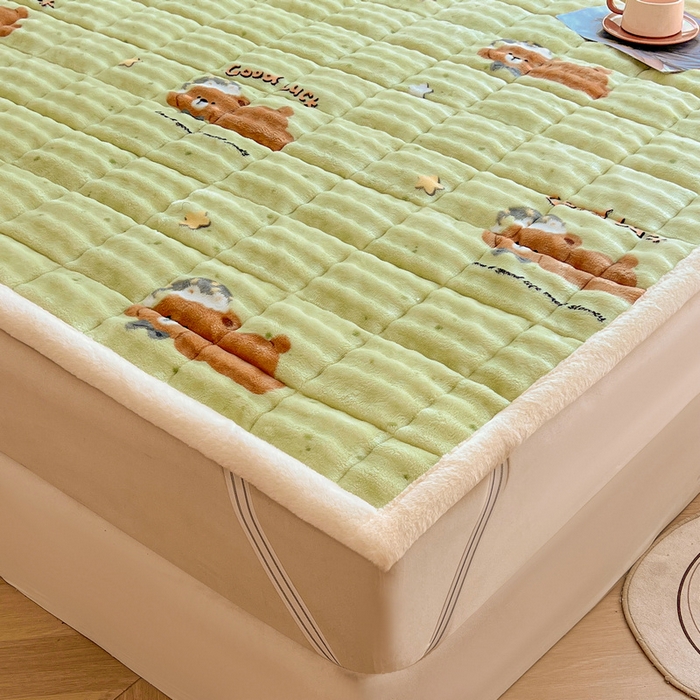 91家纺网 家纺一手货源 找家纺 梵朴 2025新款牛奶绒泡泡兔毛绒床垫学生宿舍床褥子床护垫大床款印花系列 趴趴熊