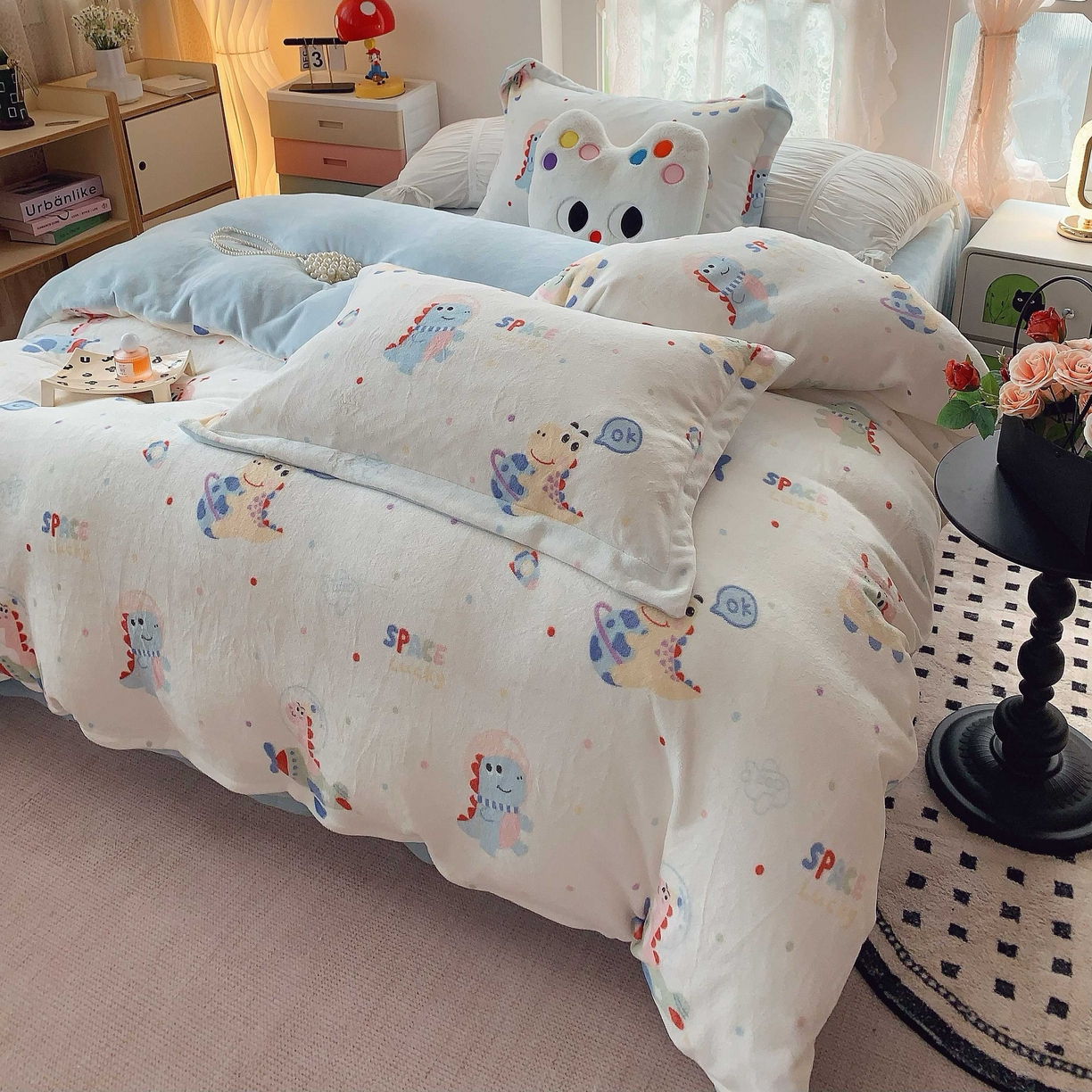 91家纺网 家纺一手货源 找家纺 莱豫家纺 2025新款加厚牛奶绒三件套四件套保暖不静电 恐龙星球