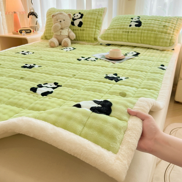 梵朴 2025新款牛奶绒泡泡兔毛绒床垫学生宿舍床褥子床护垫大床款印花系列 顽皮小熊猫