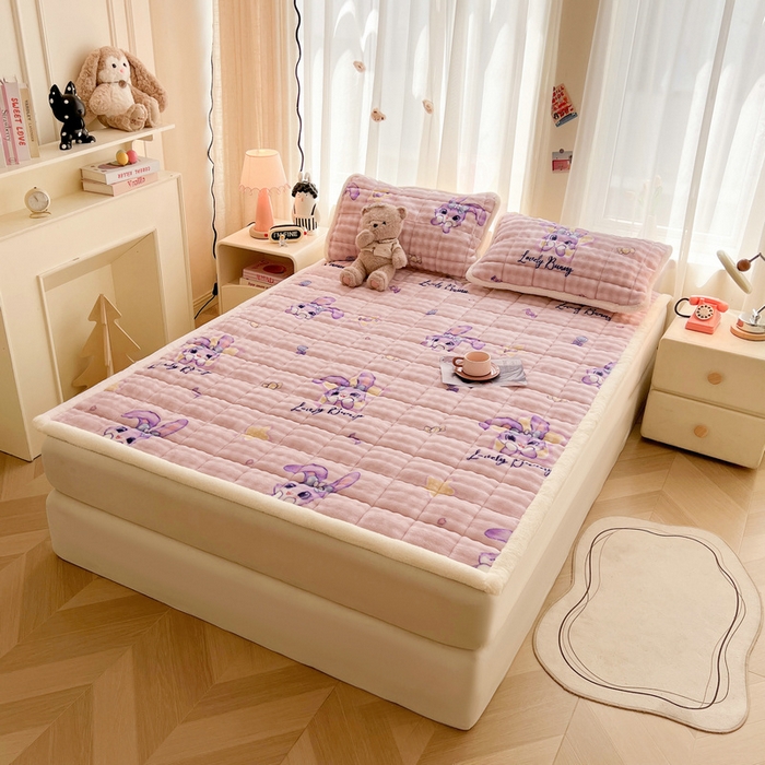 91家纺网 家纺一手货源 找家纺 梵朴 2025新款牛奶绒泡泡兔毛绒床垫学生宿舍床褥子床护垫大床款印花系列 星黛露粉