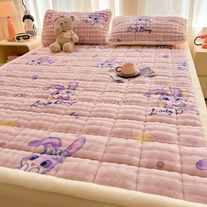 91家纺网 家纺一手货源 找家纺 梵朴 2025新款牛奶绒泡泡兔毛绒床垫学生宿舍床褥子床护垫大床款印花系列 星黛露粉