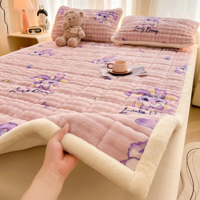 91家纺网 家纺一手货源 找家纺 梵朴 2025新款牛奶绒泡泡兔毛绒床垫学生宿舍床褥子床护垫大床款印花系列 星黛露粉